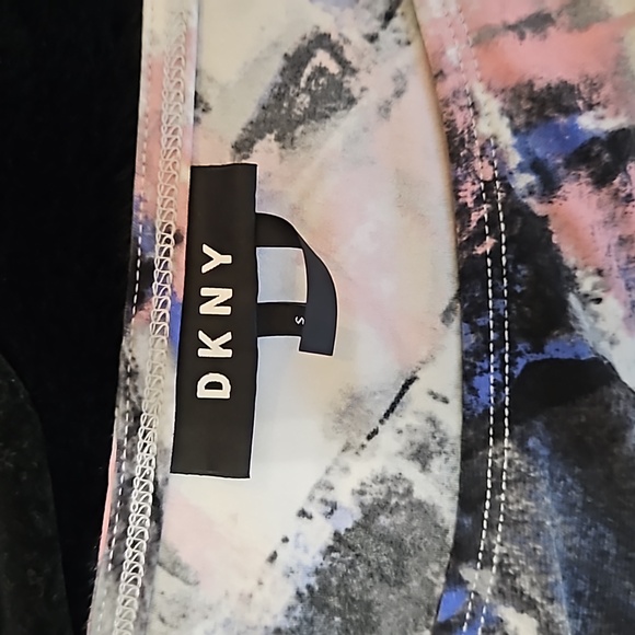 RARE DKNY One Shouler Asymmetrical Geometric Watercolor Print Top - Picture 3 of 4